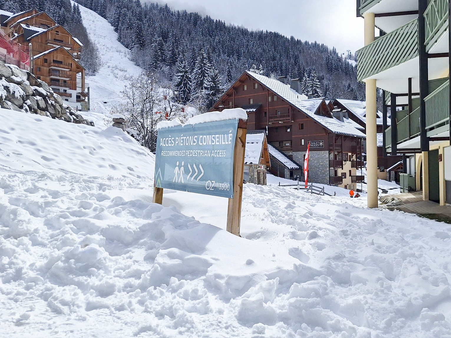 Panneau d’accès piétons à Oz 3300